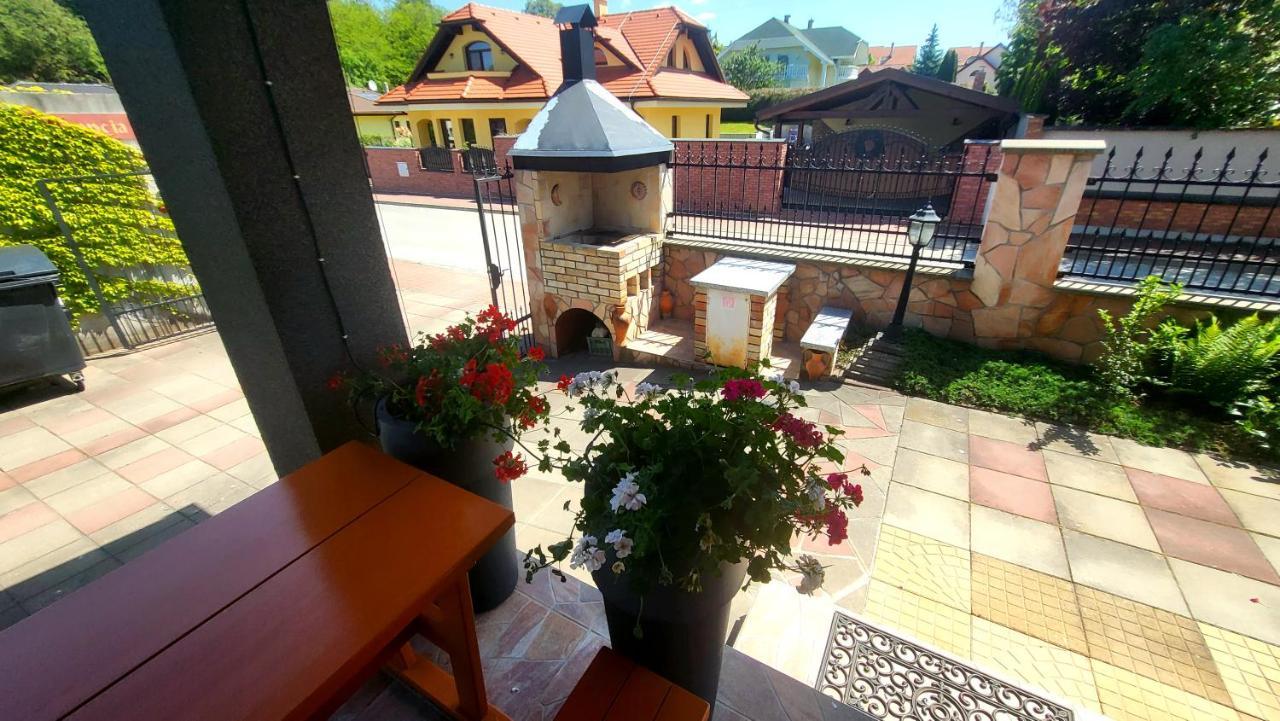 Selfness Roznava Aparthotel ภายนอก รูปภาพ