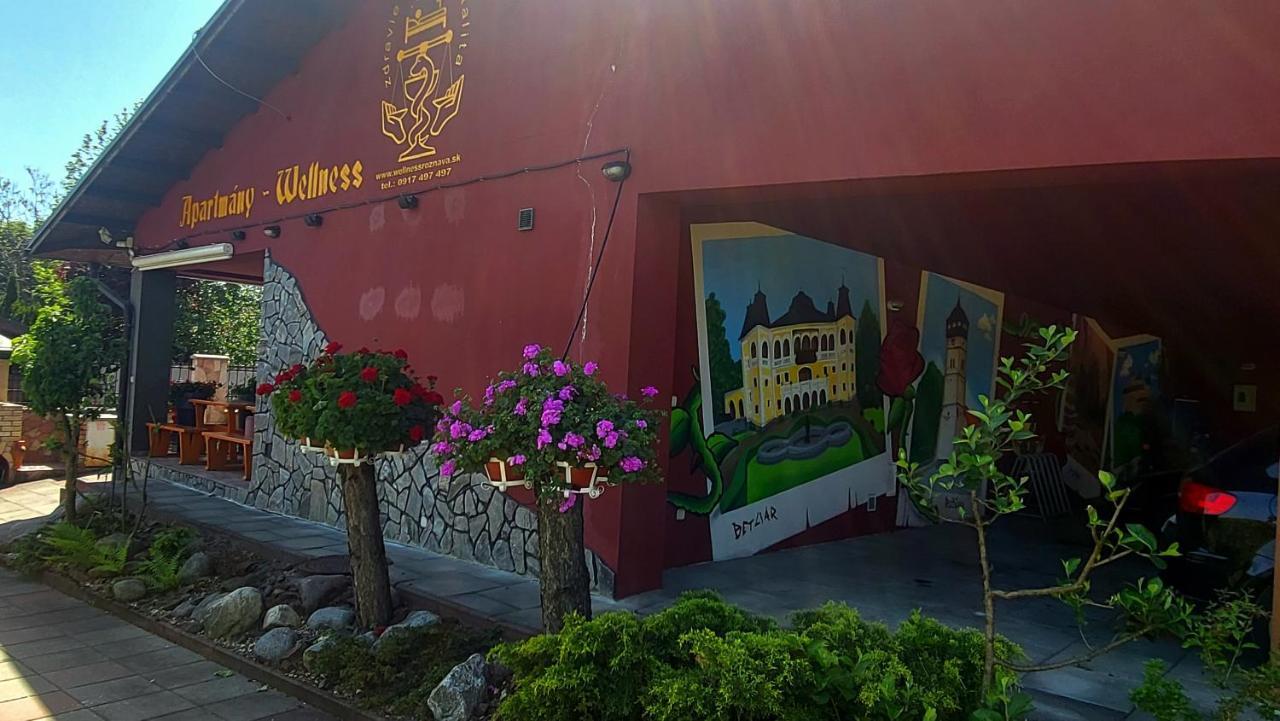 Selfness Roznava Aparthotel ภายนอก รูปภาพ
