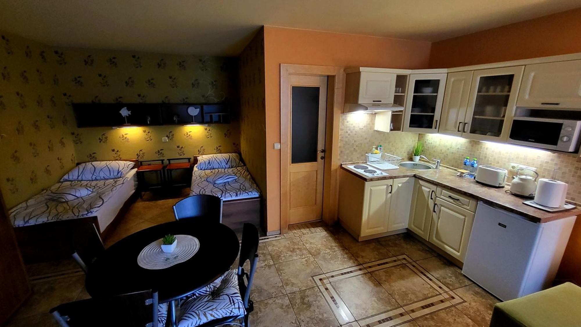 Selfness Roznava Aparthotel ภายนอก รูปภาพ