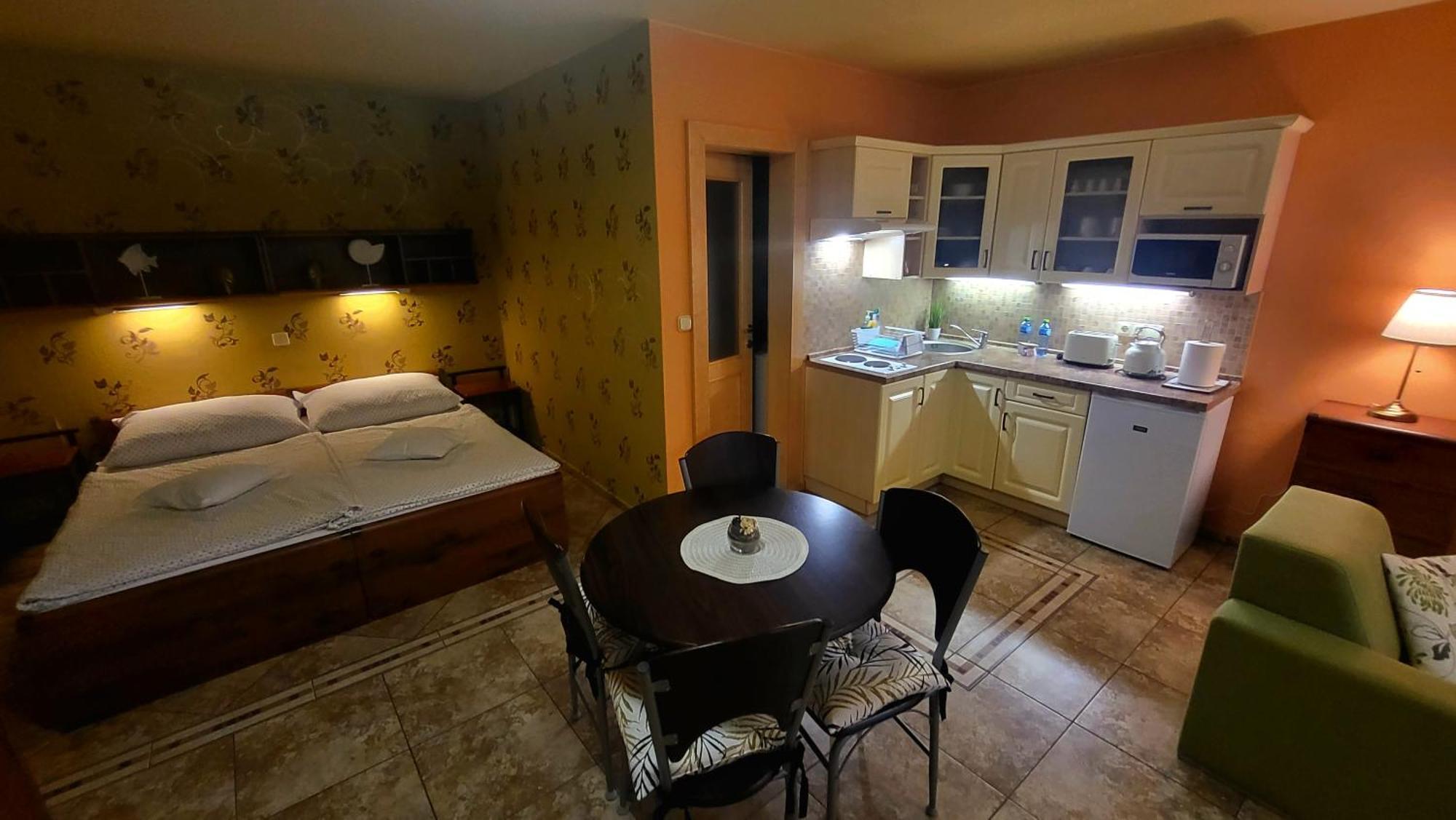 Selfness Roznava Aparthotel ภายนอก รูปภาพ
